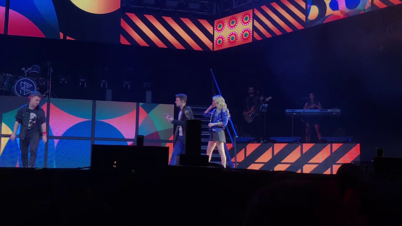 Soy Luna En Vivo - beso Lutteo + Alzo mi bandera / Auditorio Nacional 9/22 (1ra función)