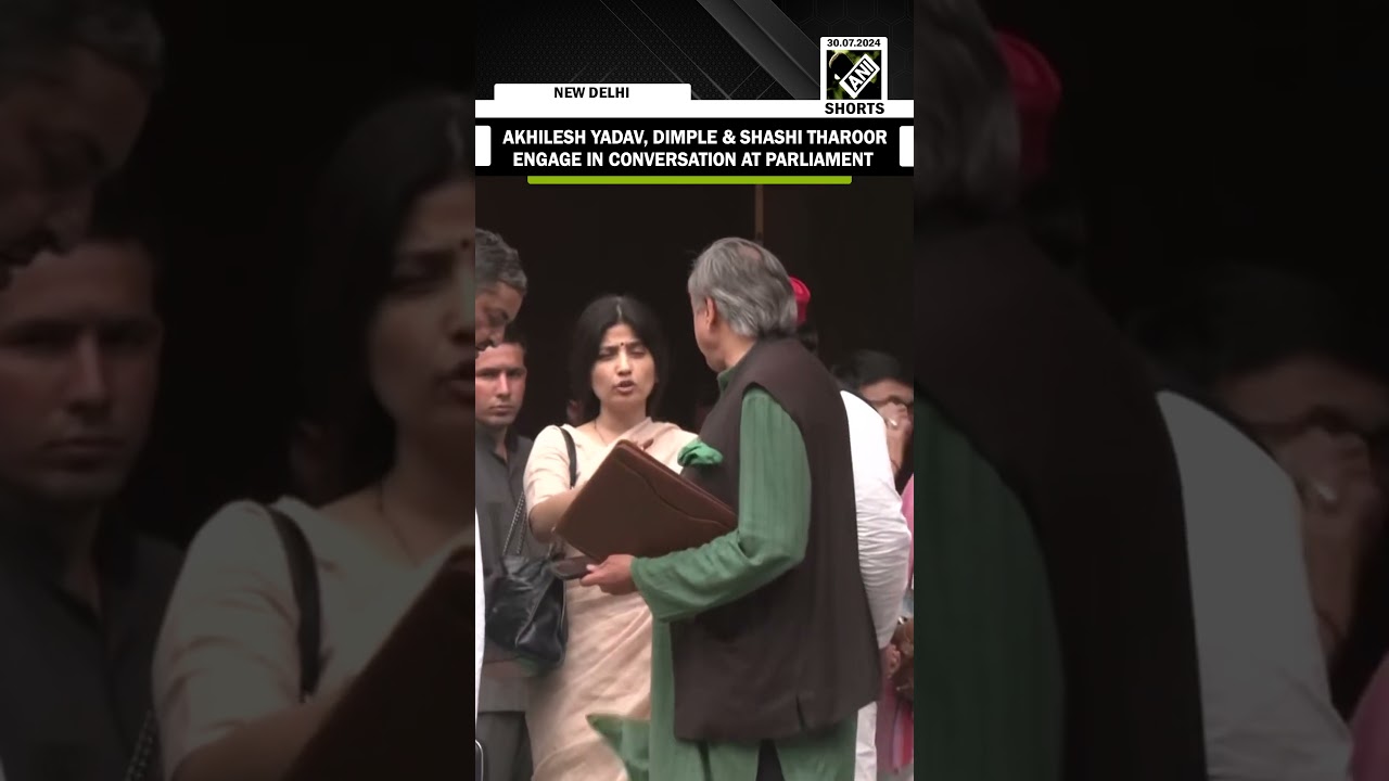 SP Chief Akhilesh Yadav, Dimple Yadav & Congress’ Shashi Tharoor engage in candid conversation