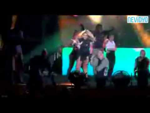 Süper mini Hadise'yi zorladı!