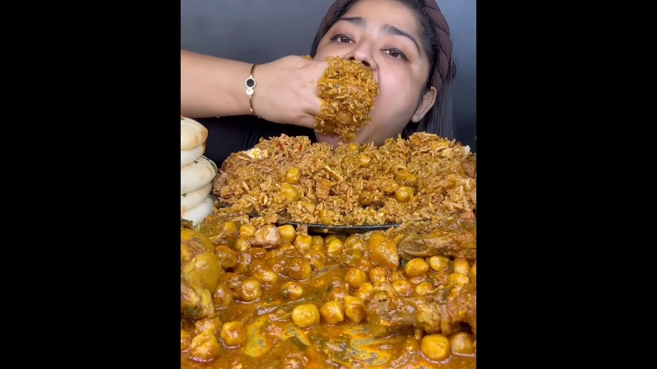 SPICY CHANA CHICKEN INDONESIAN CHICKEN FRIED RICE WITH EGGS AND FLUFFY BUTTER KULCHA | EATING ASMR