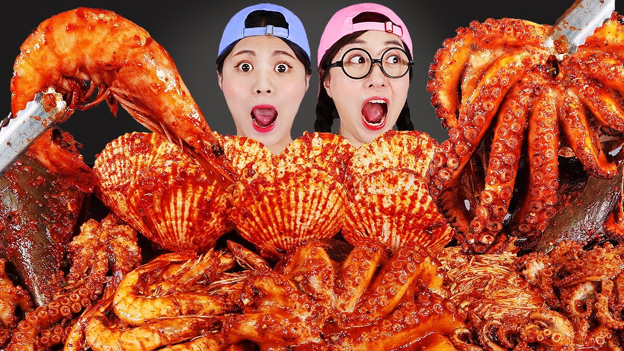 Spicy Seafood Boil Mukbang 매운 대왕해물찜 먹방 DONA 도나