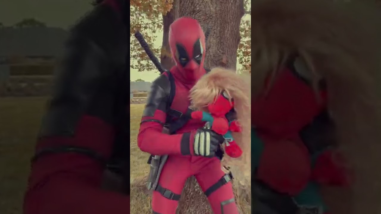 Spider-Man & SpiderGwen vs Deadpool #shorts
