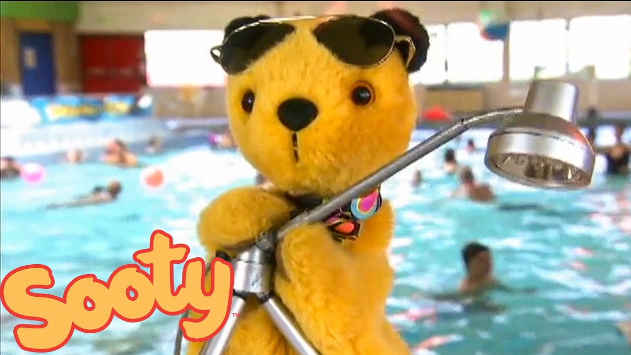 Splashy Water Fun with Sooty and Sweep! 💦 | TV Shows for Kids | The Sooty Show