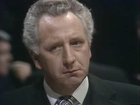 SPY TRAP 1972 S3 E4 