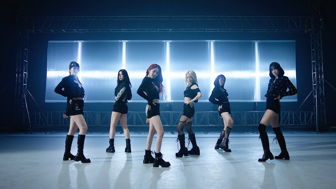STAYC（ステイシー）'BEBE -Japanese Ver.-' Performance Video