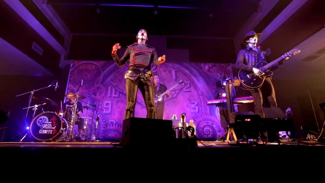 Steam Powered Giraffe - Honeybee (Live at the Walter Robotics Expo in San Diego)