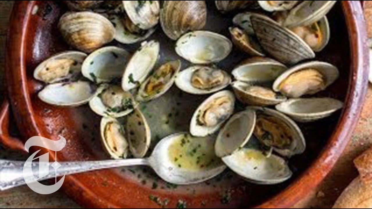 Steamed Clams With Spring Herbs | Melissa Clark Recipes | The New York Times