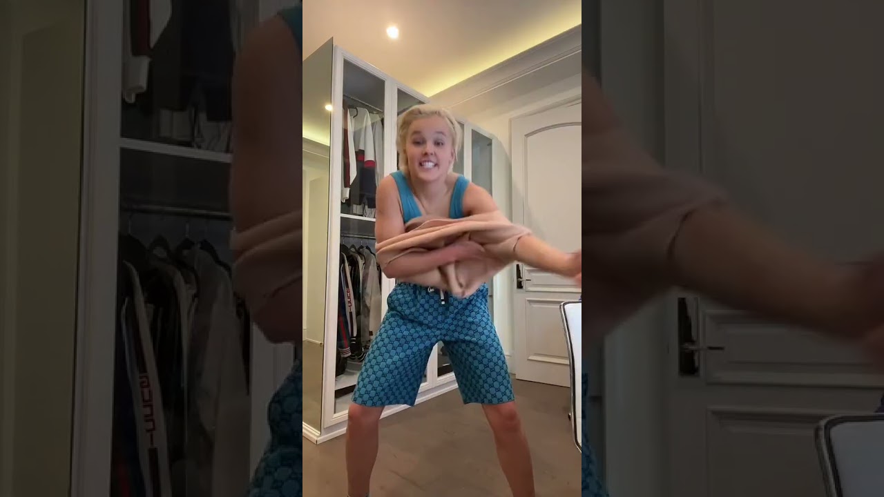 #stitch with @averycyrus girlfriend left something here…. #itsjojosiwa #shorts