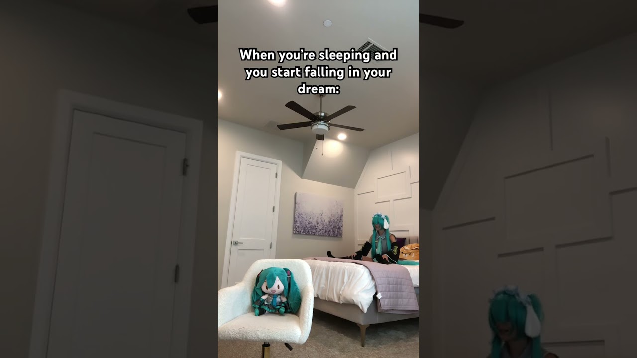 Stop looking at my feet I know you are😾 #hatsunemiku #miku #vocaloid #cosplay #silly #ashwolf323