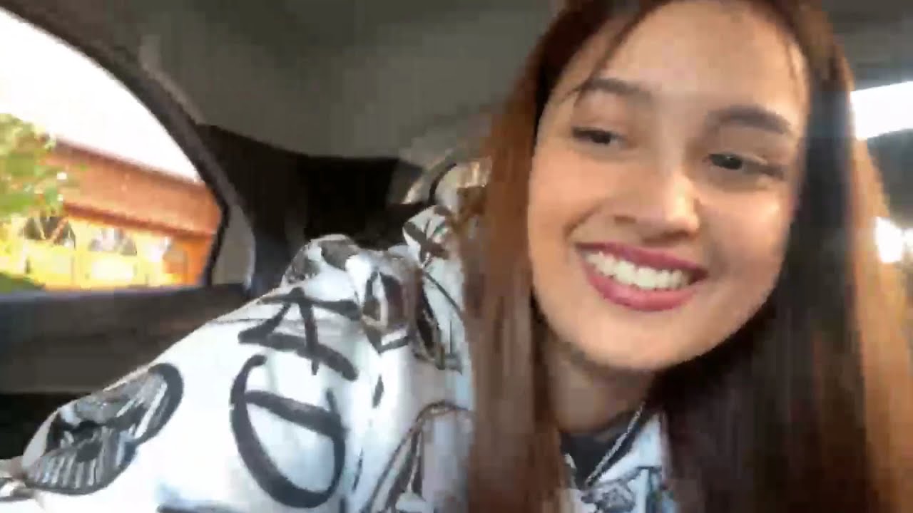 streamer Girl rips a fat one in the backseat (seleneitor)