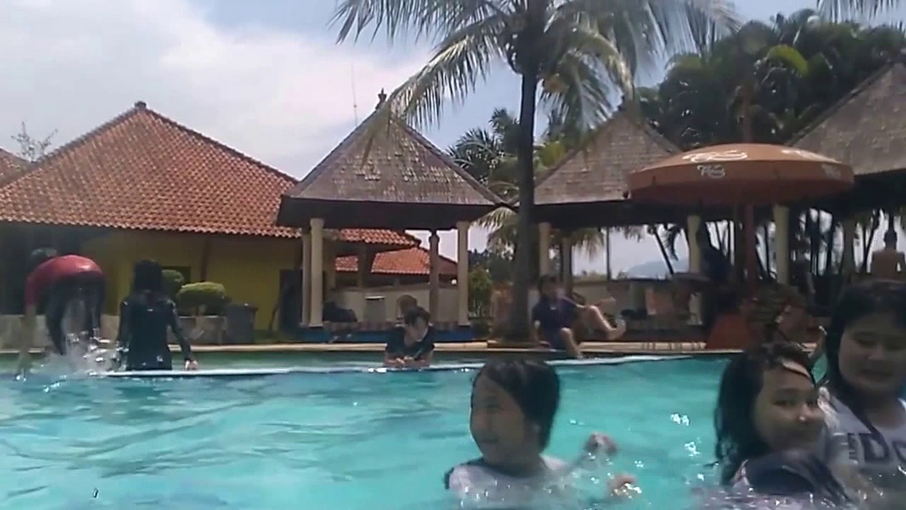 Study Tour SMP Trisoko, basah-basahan