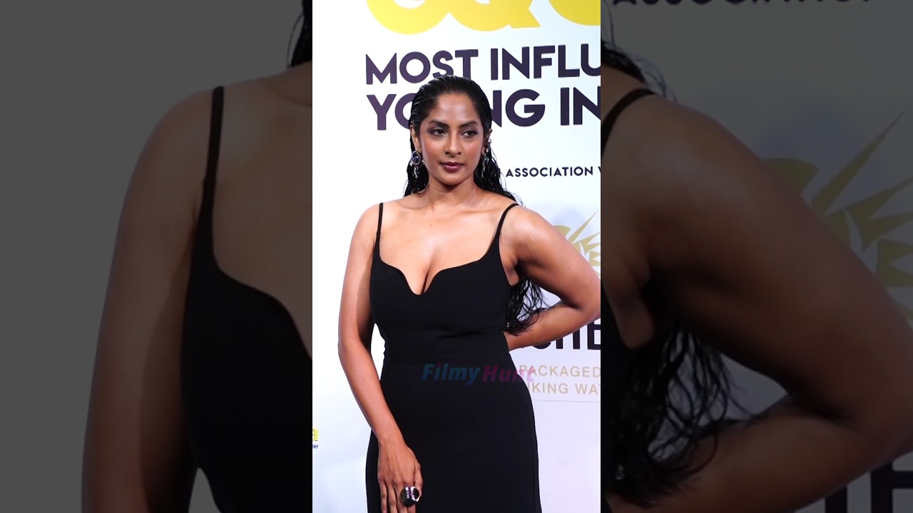STUNNING😍 #Salaar Movie Actress #SriyaReddy #tollywood #prabhas #shorts #ytshorts