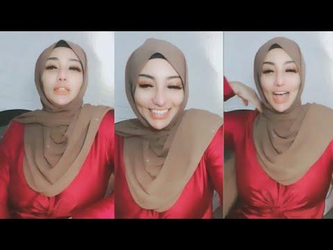 Style Hijab Ketat | Referensi Hijab segi empat tante bohay sarah | Edisi Curhat