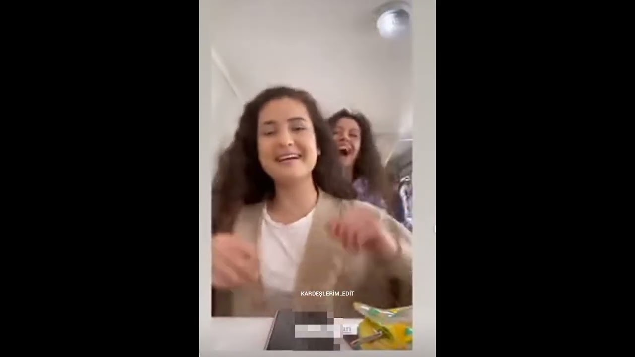 Su Burcu Yazgı Coşkunun ve Melis Minkarinin gerçek hayatdaki arkadaşlığı😊😊😊#kardeşlerim#edit#shorts