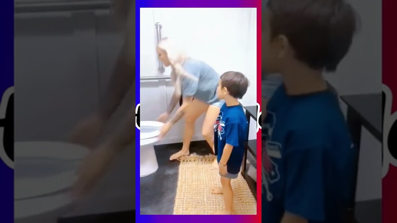 SU HIJO HACE PIPI😅😂 #shorts #funnybaby #onlyfans #funnykids #kidsoftiktok #funnyvideos #funny