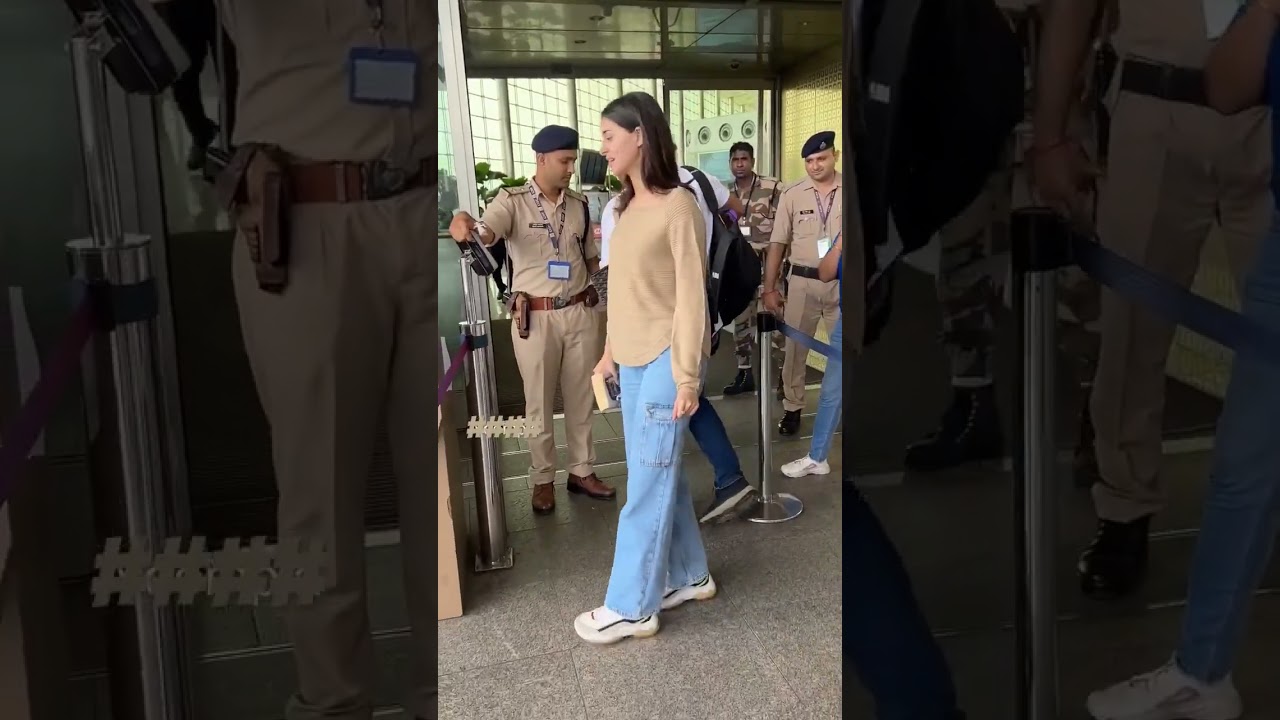 suahana khan shradha Kapoor hot latest nip slip hollywood bollywood actress celebrity 2023-10-05-03