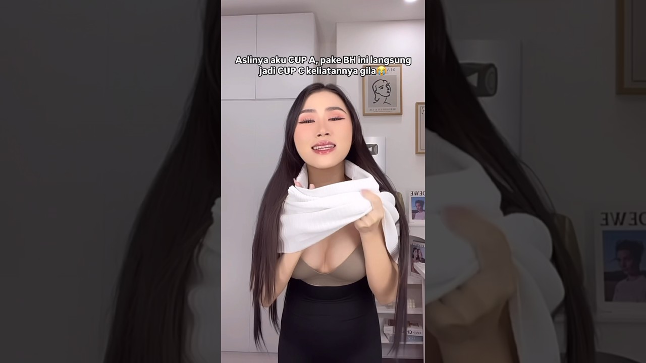 Suami anjjj🤣 Bisa-bisanya lagi tidur bangun terus langsung senyum-senyum sendiri🫵🏻