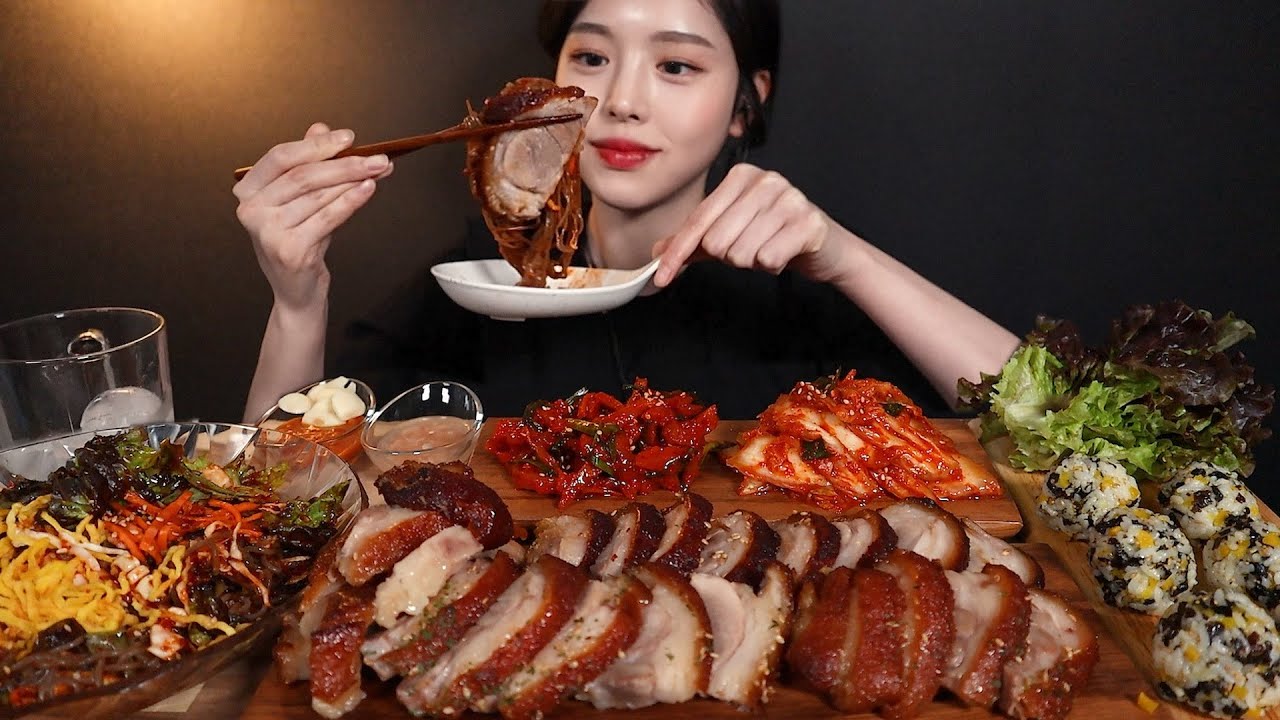 SUB)Fried Jokbal, spicy buckwheat noodles(makguksu) and rice balls Mukbang ASMR Korean Eating Sound