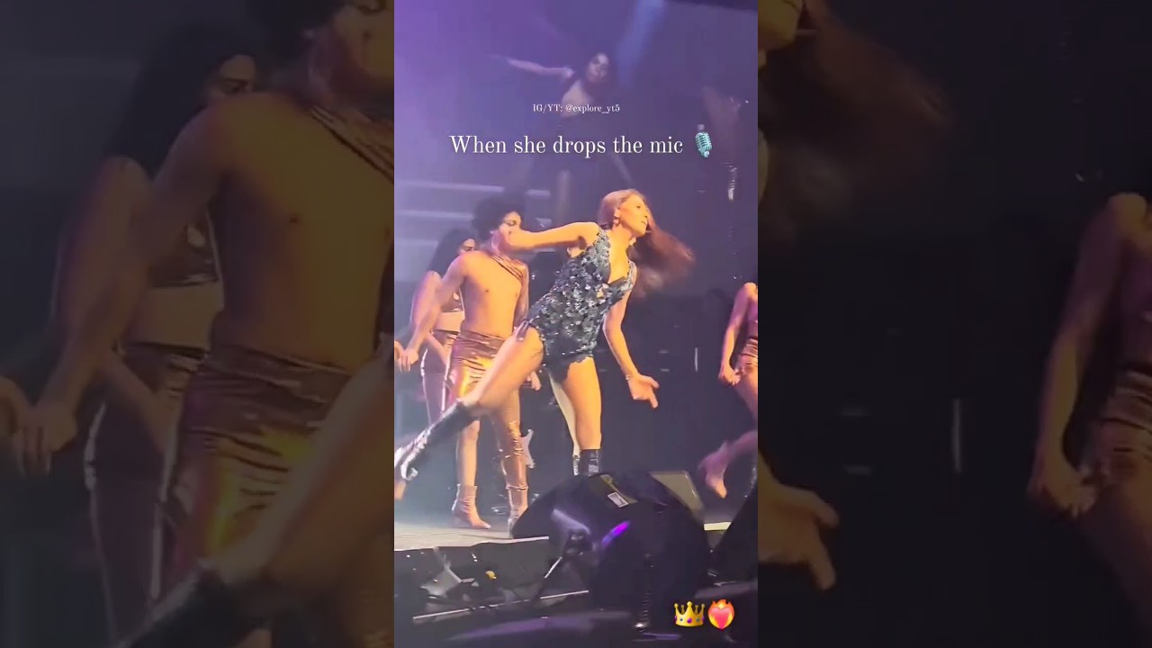 sunidhi Chauhan live in Adelaide, her moves🔥 #sunidhichauhan #youtubeshorts #viral #trending #shorts