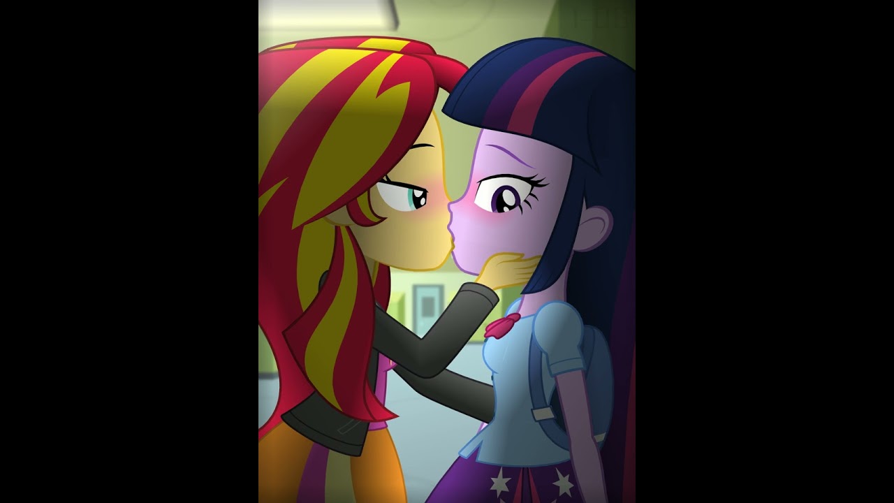 Sunset And Twilight Kiss