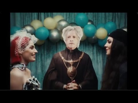 Superbus & Hoshi (Feat. Nicola Sirkis) - Lola (Clip Officiel)