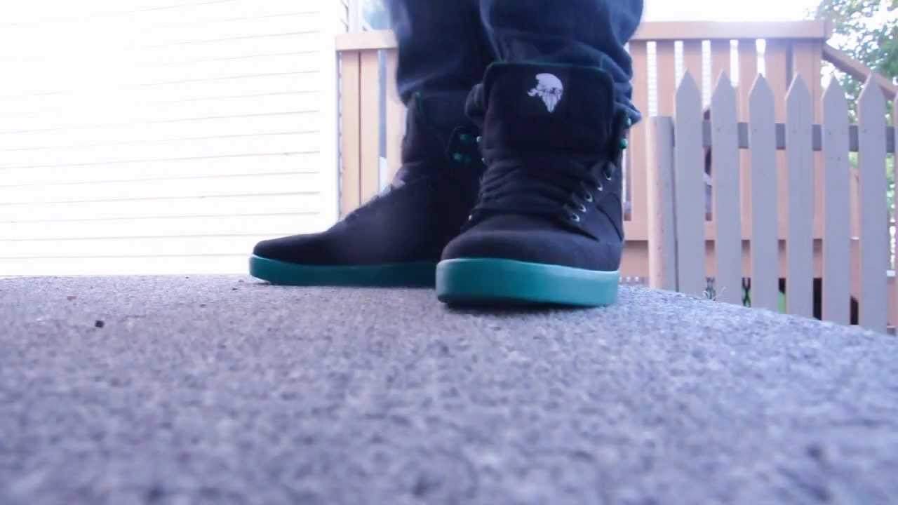 Supra bandits on feet / Skinny jeans