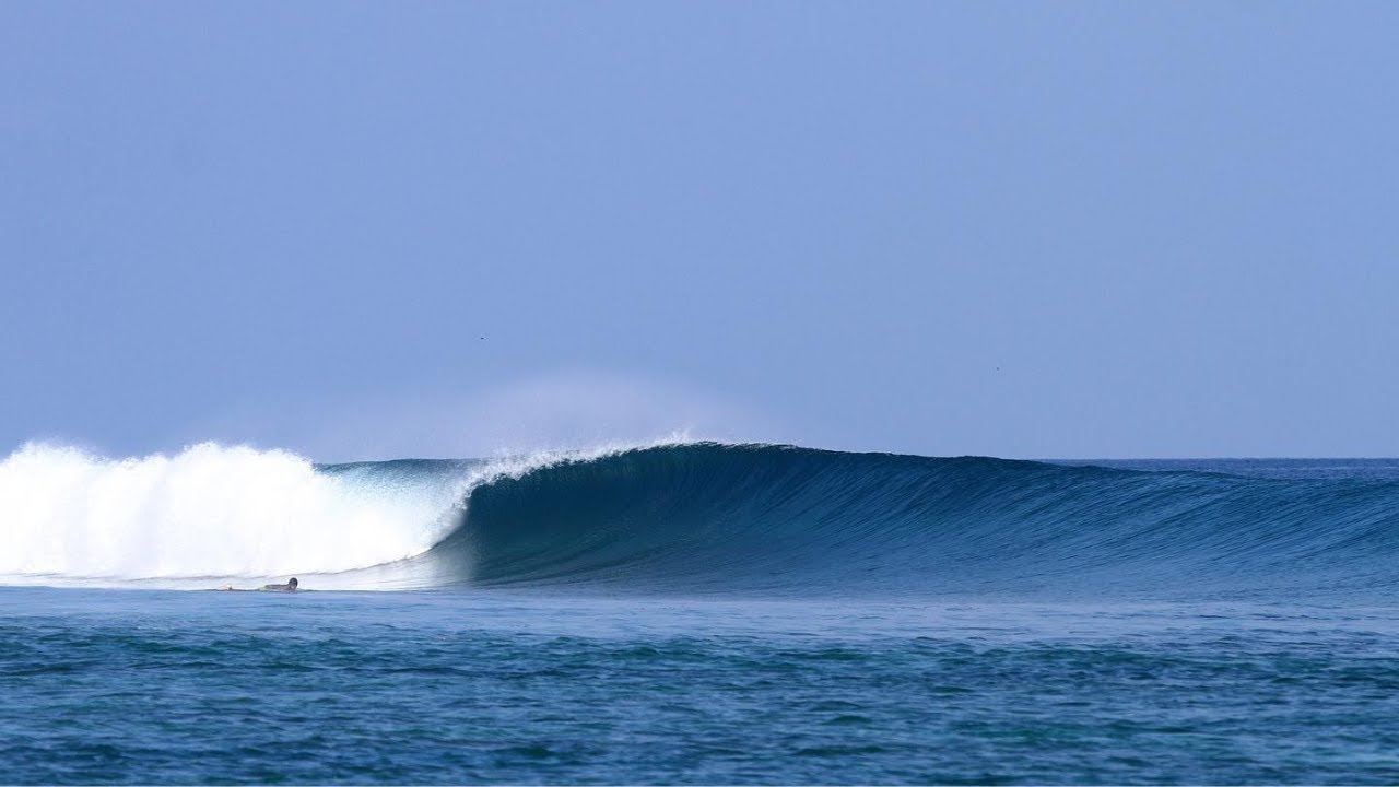 Surf Lohis | Hudhuranfushi Surf Resort