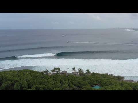 Surfing Maldives Lohis in July