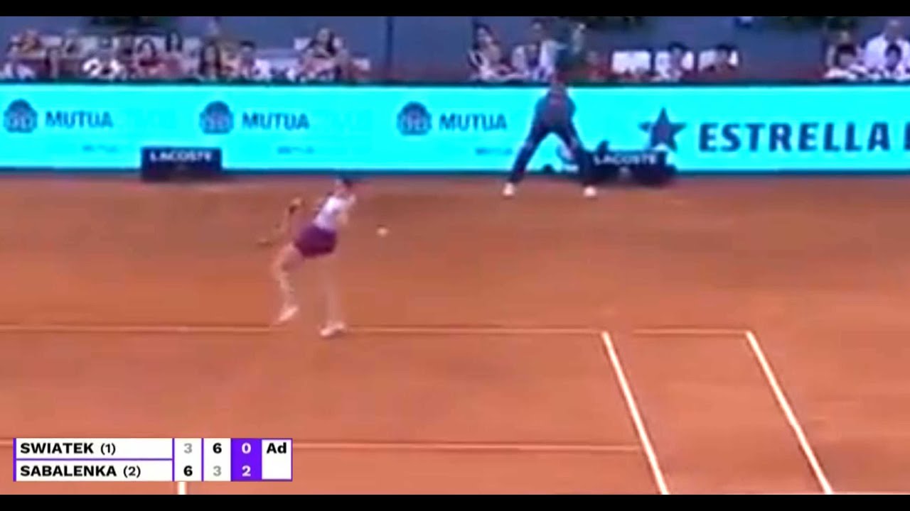 SWIATEK HITS SABALENKA’S BUTT WITH BALL MADRID FINAL May 6, 2023