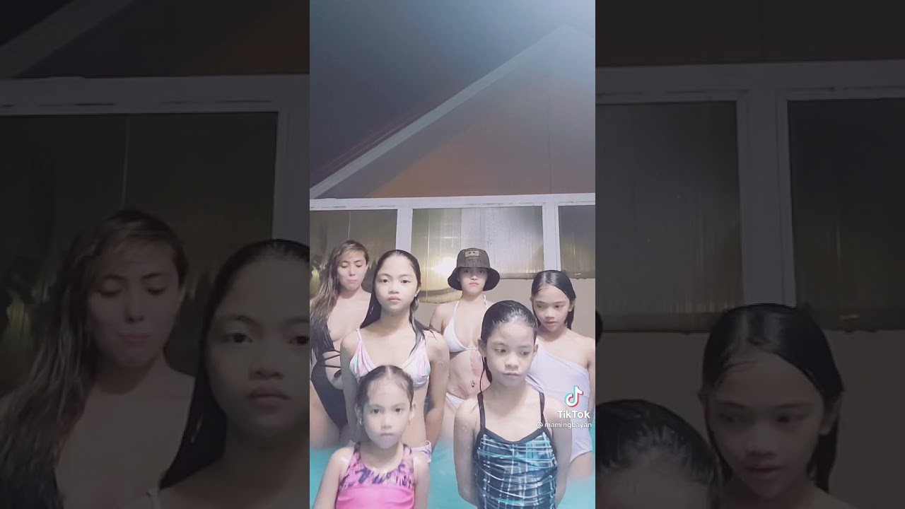 swimming time. beautiful mommies with kids 🏊 #ligo #pool #atabs