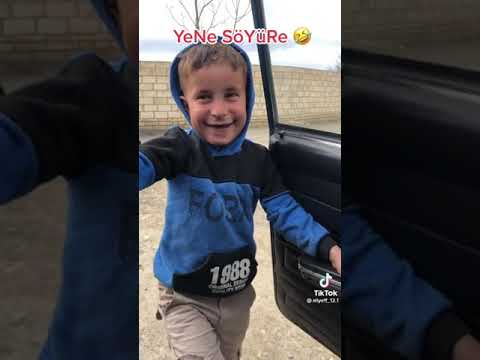 söyüş söyən uşaq