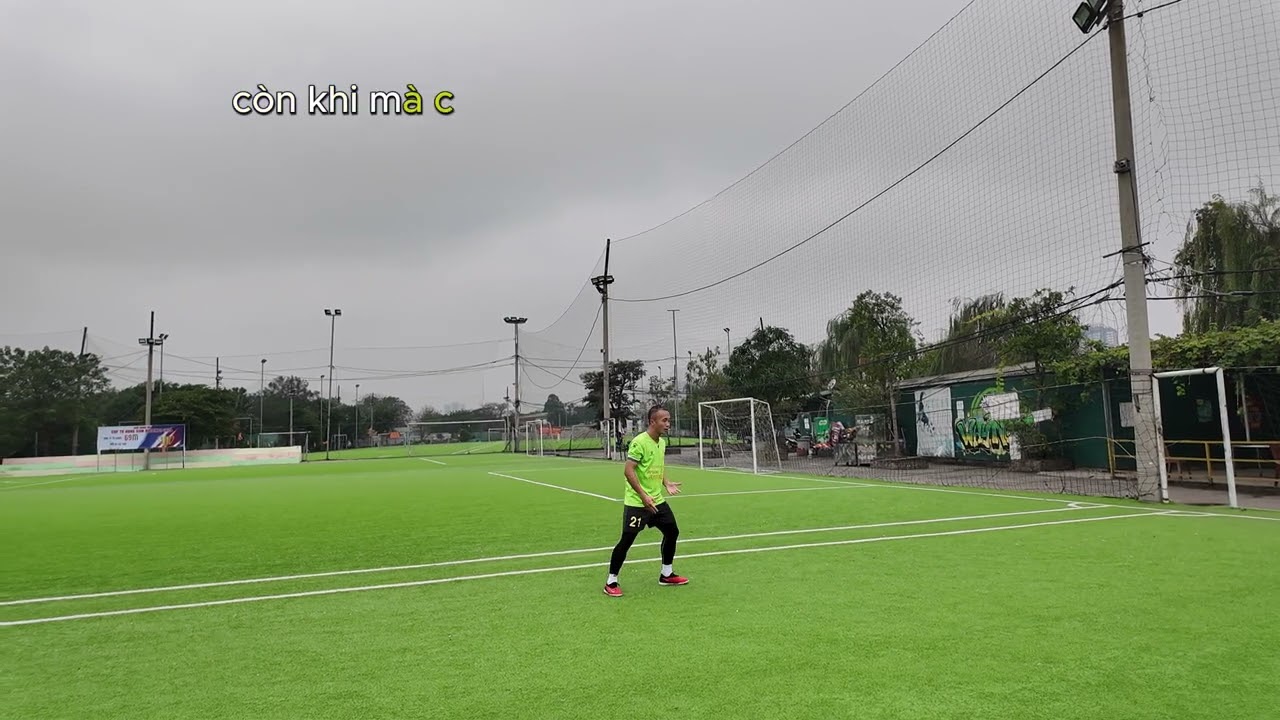 Tư duy chơi bóng dành cho hậu vệ cánh #dinhlucsoccer #youtubeshorts #bongda
