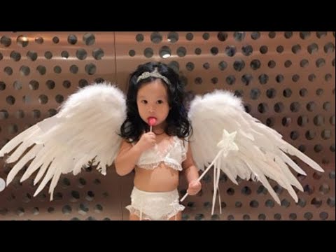 Taiwanese actress dresses her daughter as a lingerie model