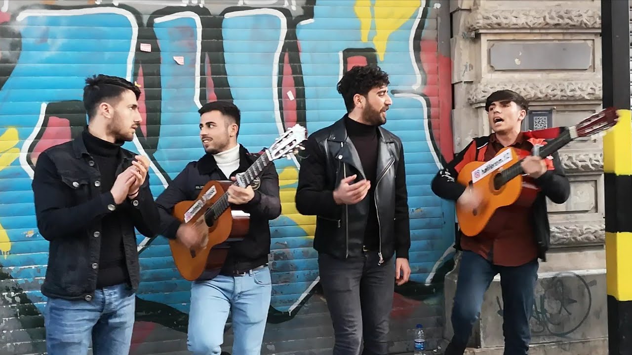 Taksimde yüksek Çoşkulu Kürtçe Potpori.Murat Çelik & Halil Eren