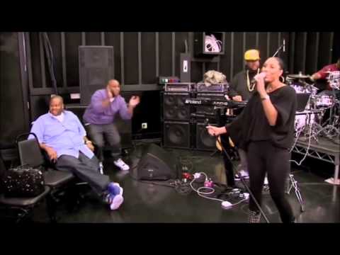 Tamar Braxton sings 