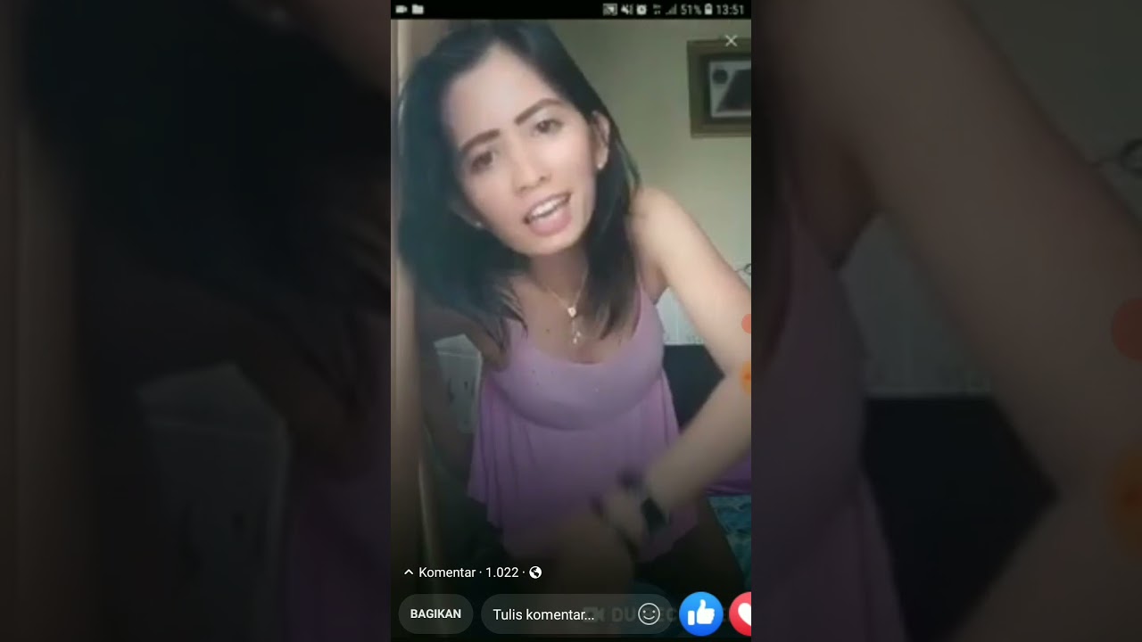 Tante Live Sambil Pamer Pemandangan BULU!!!!!