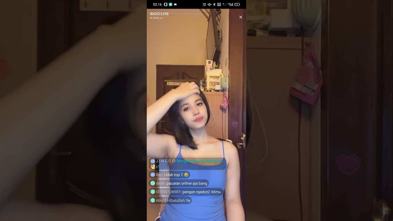 TANTE MULUZZZ di buka beneran bajunya---live bigo