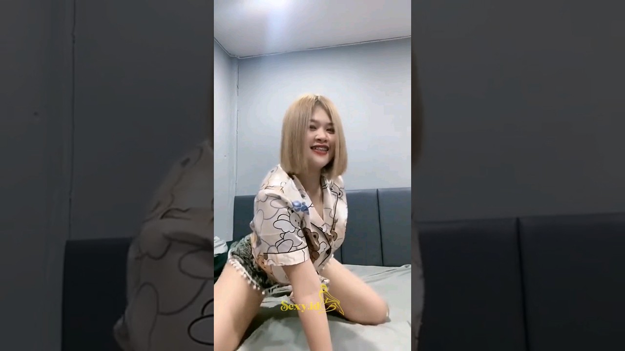 tante pirang gakuat nahan sangbrut #boba #cantik #gemoy #gununggede #lucu #imut #bigo #montok