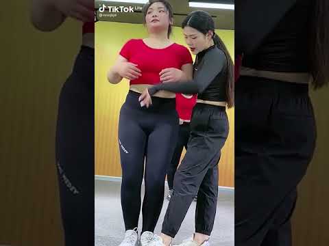 Tante semok joget maju mundur