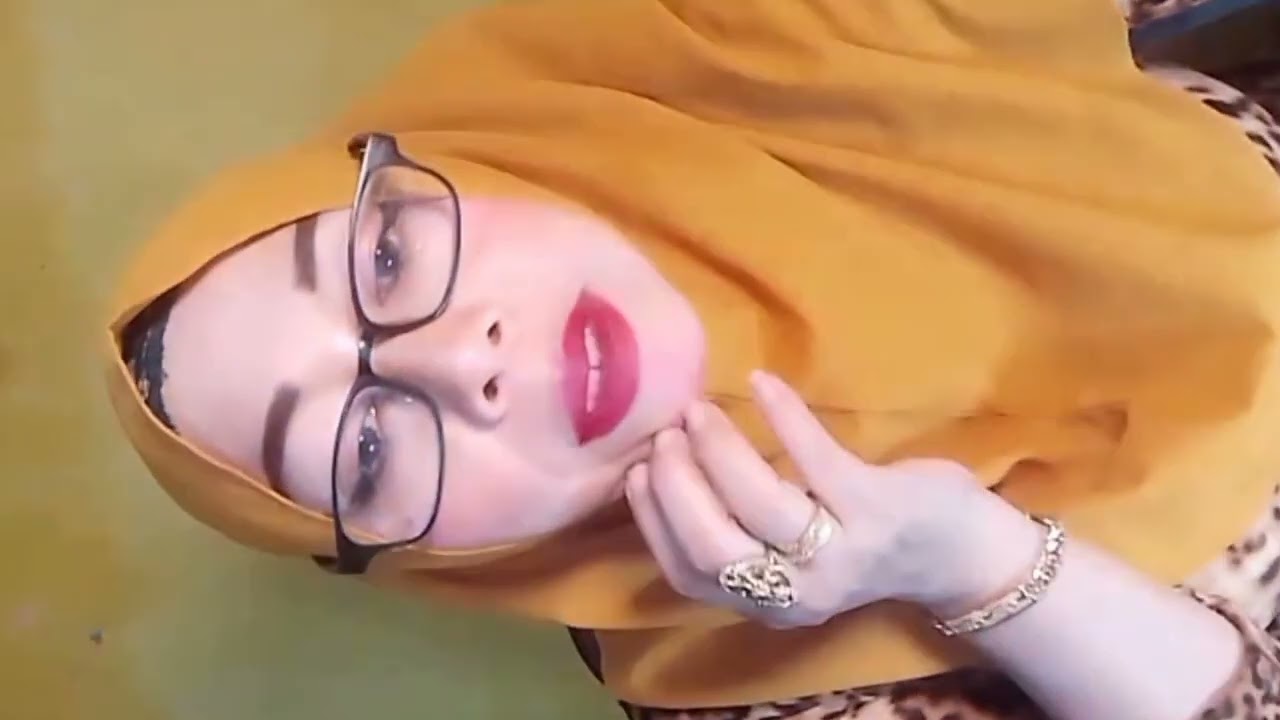 Tante Zahra Lagi Live Bigo