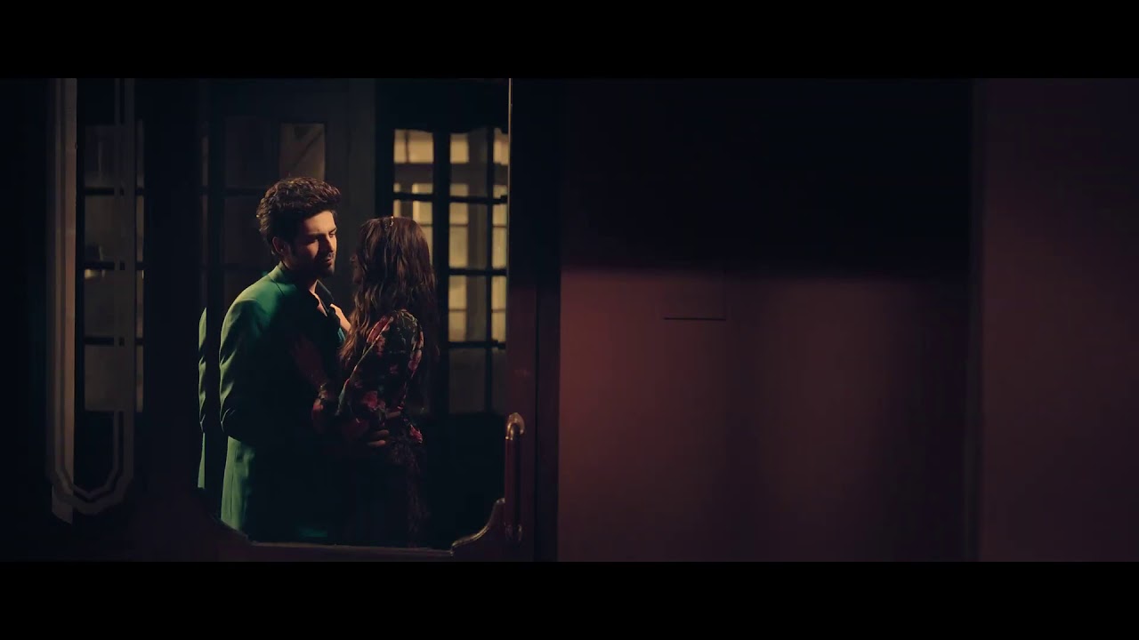 Tara Sutaria and Kartik Aryan Advertisement