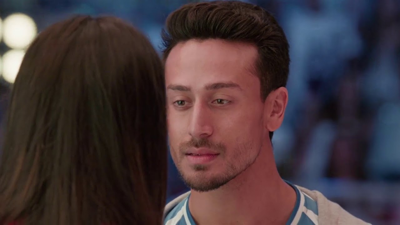 Tara Sutaria Kissing Tiger Shroff Movie Scene| Student of the Year 2