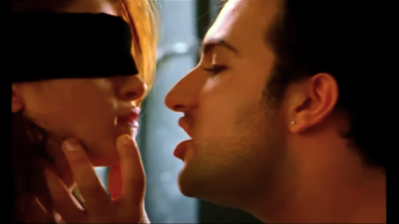 TARKAN - Ölürüm Sana (Official Music Video)