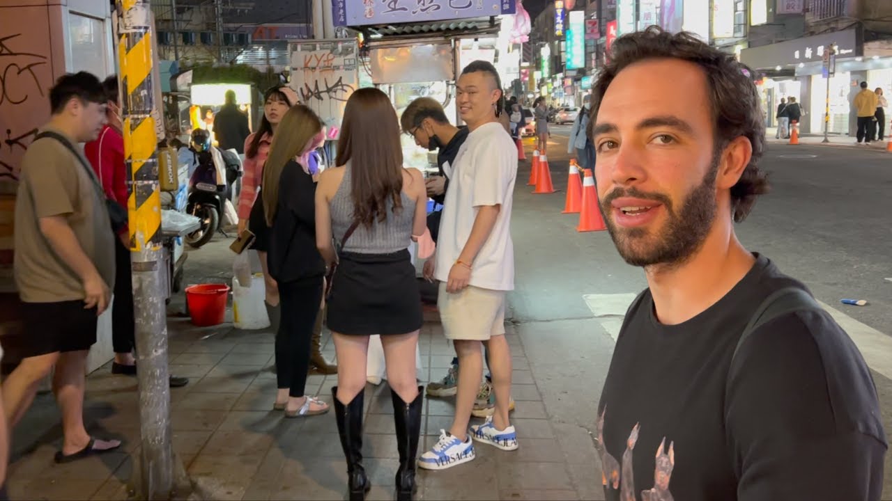 TAYVAN GECE HAYATI - Her Şey Sokakta Herkes Sokakta!     🇹🇼