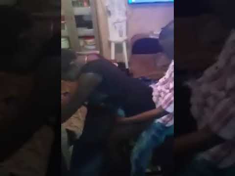Tazama jamaa abambia mpaka apagawa hatariiiiiiiiii