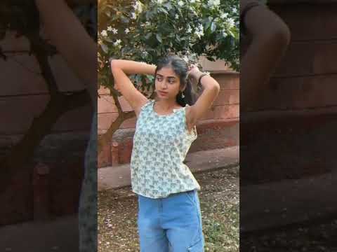 teenage desi girl showing her armpits. #armpitsweat #armpits #desicharm #desigirl