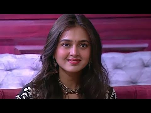 tejasswi Prakash naagin 🆚 mouni Roy nagin black saree look # your fav naaing # shorts video # viral