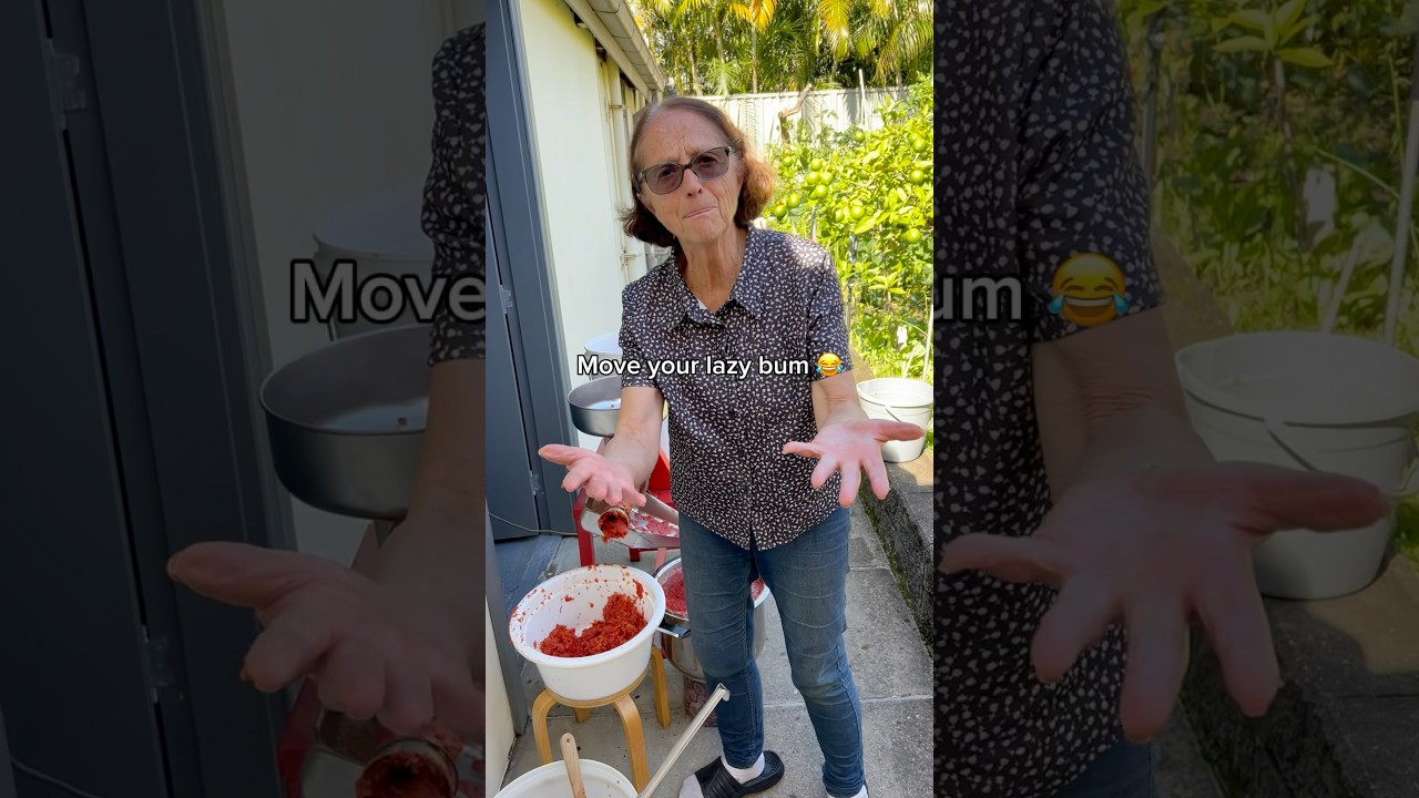 Telling Nonna I’m tired while making sauce 😂🍅