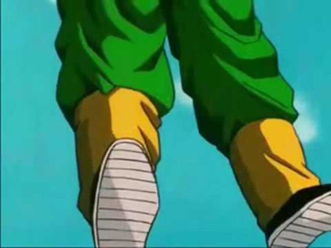 Tenshinhan detiene a cell