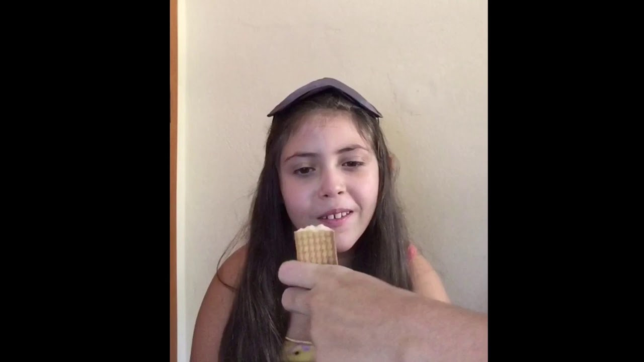 Tente adivinhar o que tem na minha boca...
